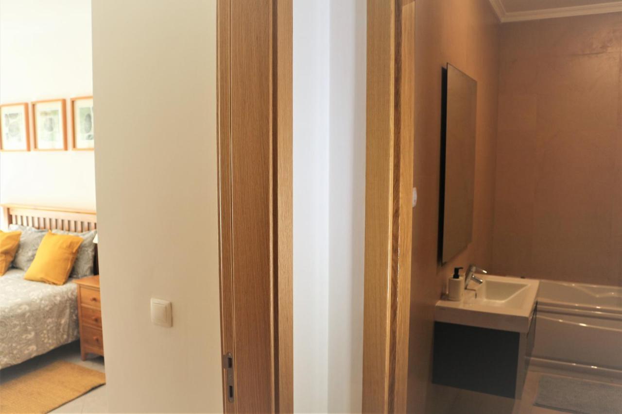 Lovely Apartment In Carvoeiro By The Beach Екстер'єр фото