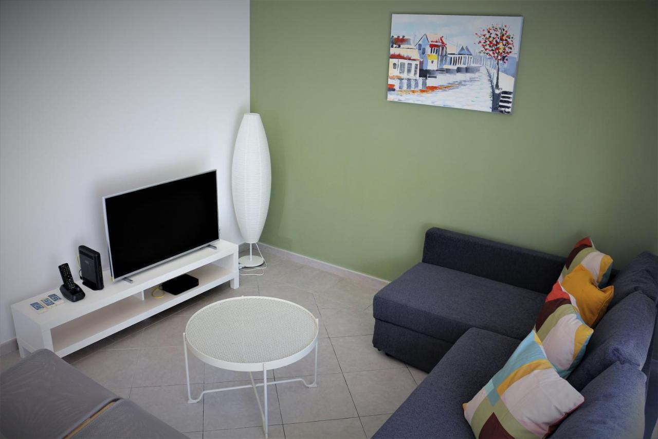 Lovely Apartment In Carvoeiro By The Beach Екстер'єр фото