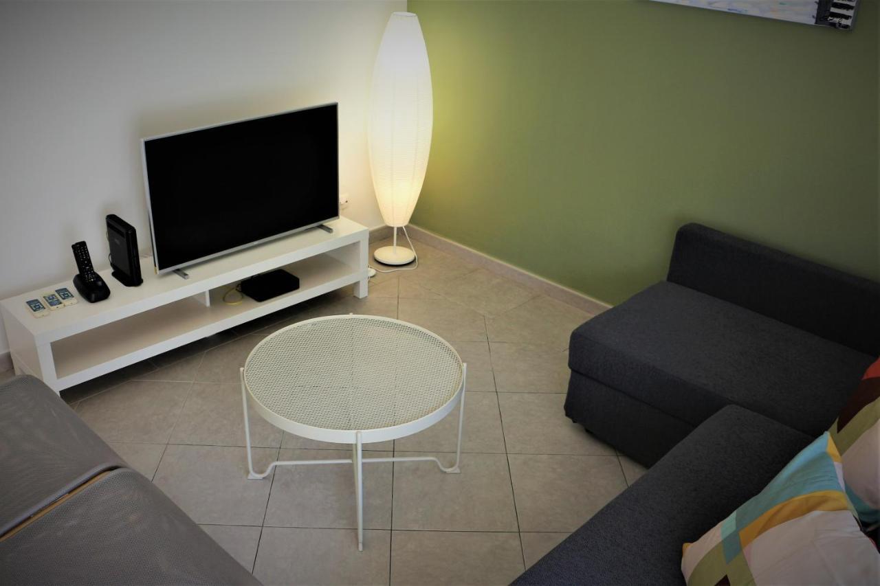 Lovely Apartment In Carvoeiro By The Beach Екстер'єр фото