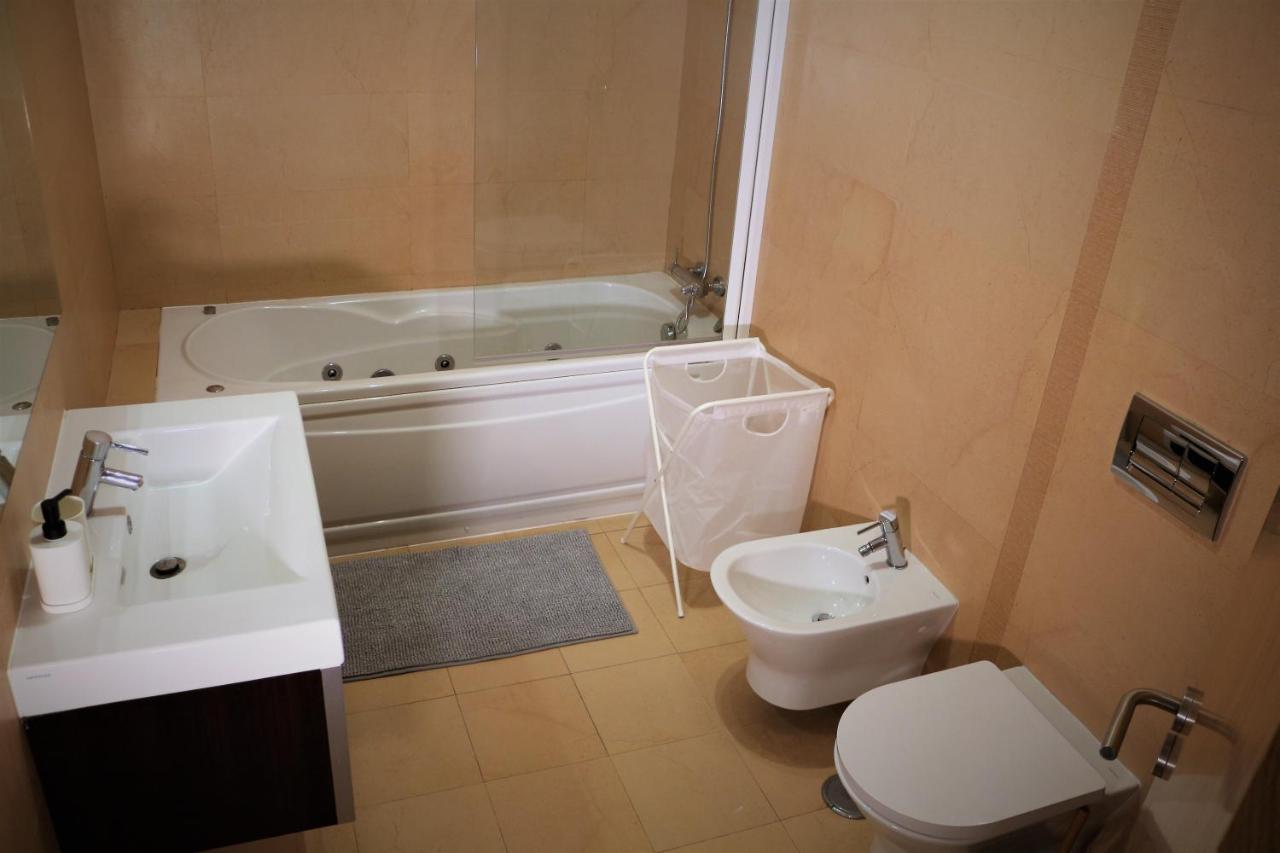 Lovely Apartment In Carvoeiro By The Beach Екстер'єр фото