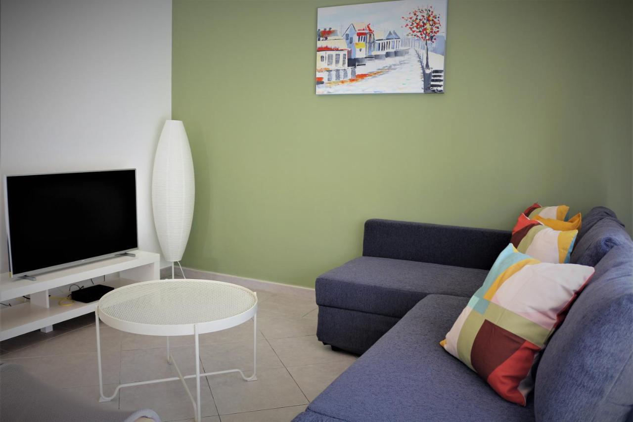 Lovely Apartment In Carvoeiro By The Beach Екстер'єр фото